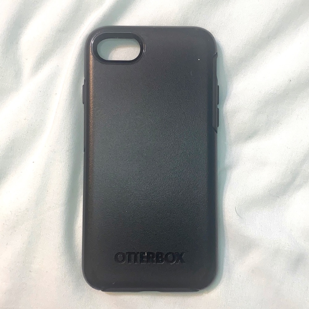 Black sleek OtterBoz iPhone 6 case